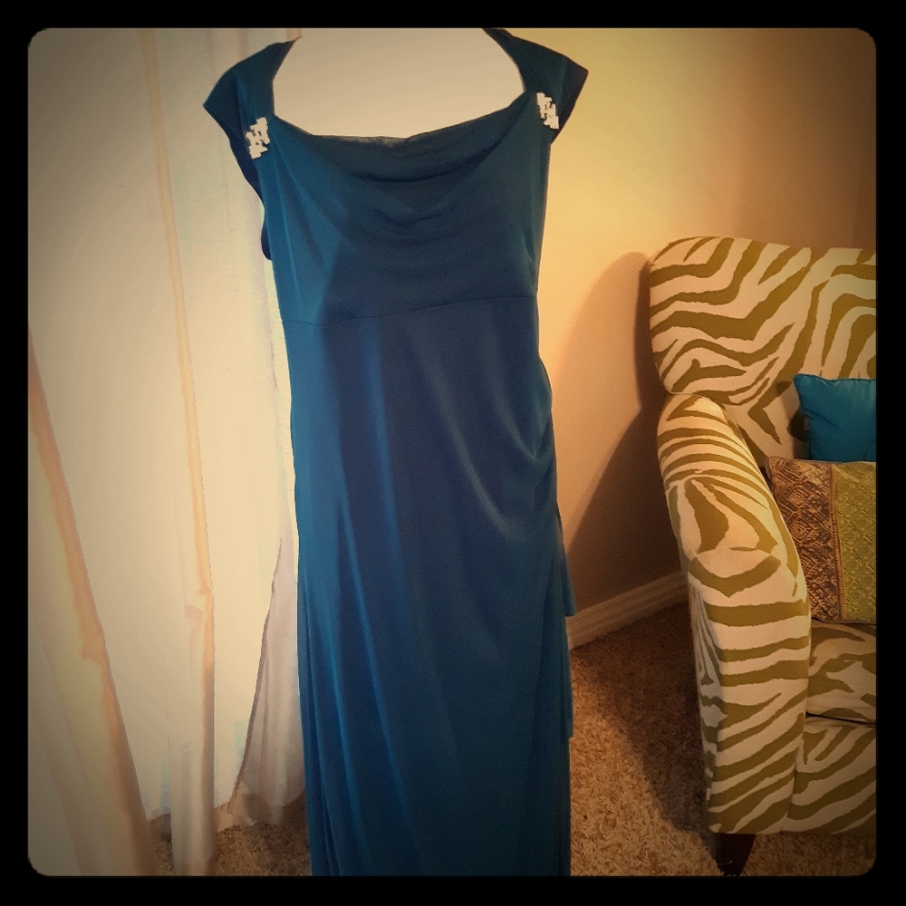 Full length semi formal emerald green dress sz 16